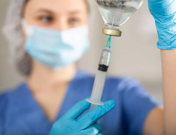 Focused Young Female Nurse Treatment Room Clinic Prepares Syringe Injection — Stock Photo, Image