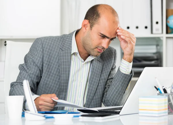 Young Male Having Lot Work Problems Office — Stock Photo, Image
