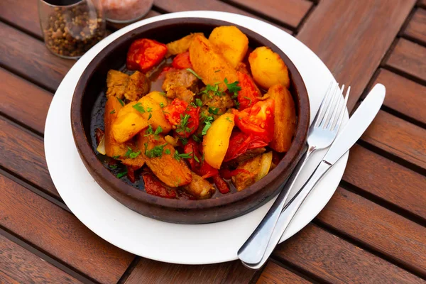 Ojahuri Fried Meat Potatoes Parsley Tomatoes Clay Pan Georgian Cuisine — Stock Photo, Image