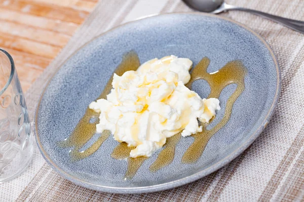 Soft Cheese Honey White Plate — Fotografia de Stock