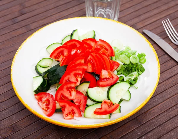 Concombre Été Appétissant Salade Tomates Gros Plan — Photo