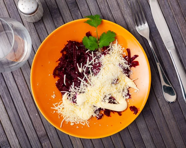 Delicious Healthy Salad Shredded Boiled Beets Served Grated Cheese Spicy — Stock Photo, Image