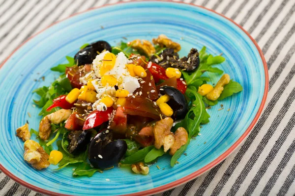 Vitamin Salad Arugula Tomatoes Red Bell Pepper Feta Cheese Walnuts — Stock Photo, Image