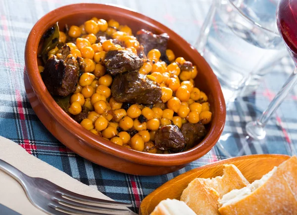 Juicy Chopped Beef Meat Stewed Chickpea Bowl — Stock Photo, Image
