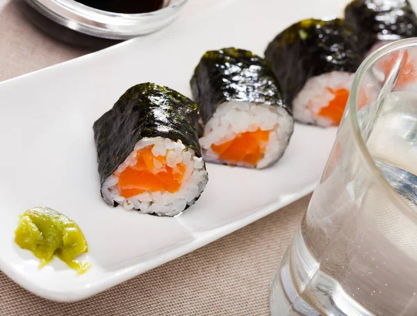 Traditional Japanese Cuisine Sushi Maki Set Fresh Salmon Served Soy — Stock Photo, Image