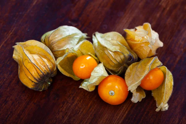 木製の表面にペルーのフルーツを熟す 果物の健康上の利点の概念 — ストック写真