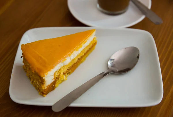Slice Delicious Cake Cheese Mousse Decorated Mango Jelly — Stock Photo, Image