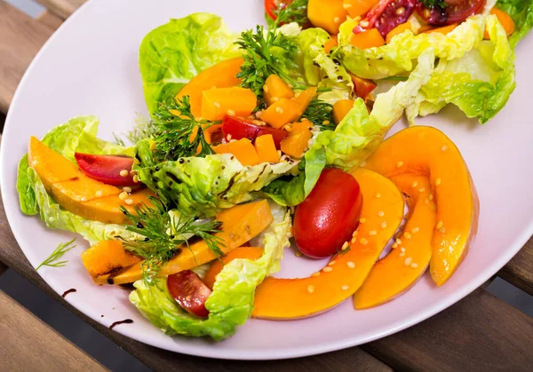 Recipe Healthy Salad Baked Pumpkin Chopped Baked Pumpkin Cherry Tomatoes — Stock Photo, Image