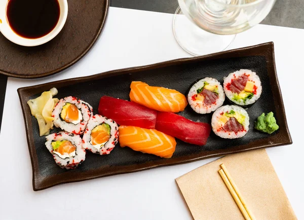 Popular Japanese Dish Called Sushi Combo Which Includes Sushi Rolls — Stock Photo, Image