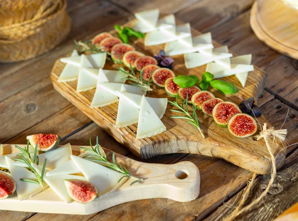 Slices Delicious Hard Goat Cheese Offered Tasting Served Cutting Boards — Stock Photo, Image