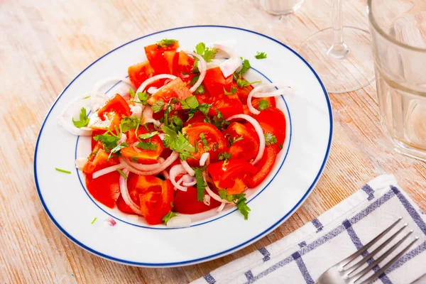 Plantaardige Salade Met Verse Tomaten Gesneden Olijfolie — Stockfoto
