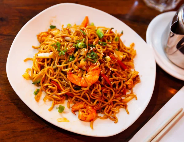 Delicious Spicy Shrimp Noodles Teriyaki Sauce Popular Japanese Cuisine — Stock Photo, Image