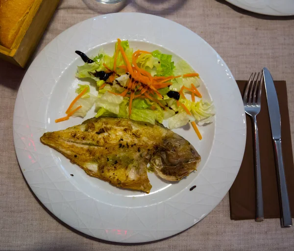 Halved Fried Dorada Fish Served White Plate Vegetable Salad Balsamic — Stock Photo, Image