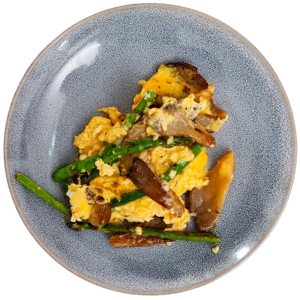 Portion Scrambled Eggs Asparagus Mushrooms Isolated White Background — Foto de Stock