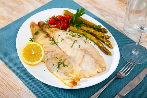 Baked Perch Fillet Served Marinated Asparagus Lemon — Stock Photo, Image