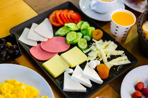 Halal Breakfast Hotel Delicious Omelet Cheese Sausage Chopped Vegetables Olives — Stock Photo, Image