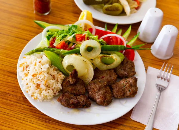 Plate Turkish Kofte Meatballs Rice Salad — Stock Photo, Image