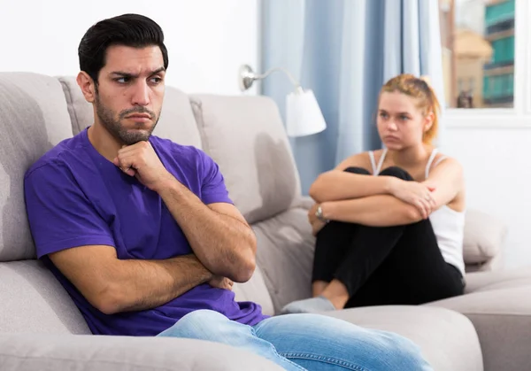 Upset Guy Couch Dont Speaking Discord Girlfriend Sitting — Stock Photo, Image