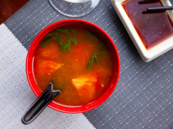 Japanese Style Spicy Soup Tomatoes Greens Served Soy Sauce — Stock Photo, Image