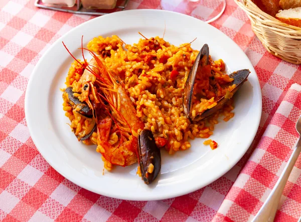 Ισπανικό Πιάτο Θαλασσινό Paella Ρύζι Γαρίδες Και Μύδια Κανείς — Φωτογραφία Αρχείου
