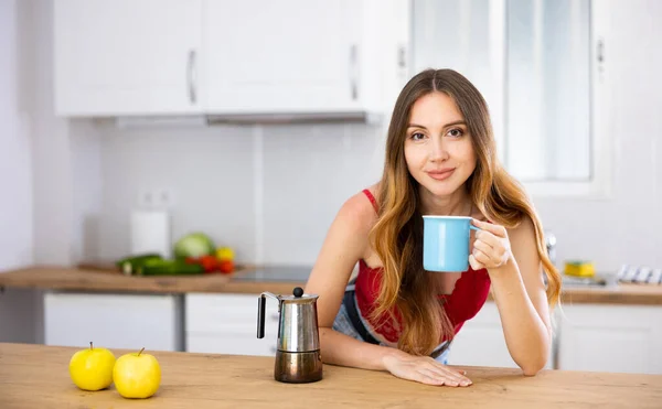 Portrait Attractive Young Girl Cup Coffee Home Kitchen — Stock Photo, Image
