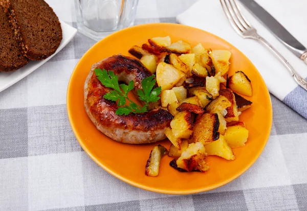 Barbecued Pork Sausage Served Potatoes Rustic Simple Food Dinner — Stock Photo, Image