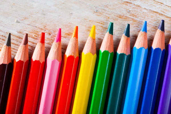 Viele Verschiedene Bleistifte Auf Dem Tisch Hochwertiges Foto — Stockfoto