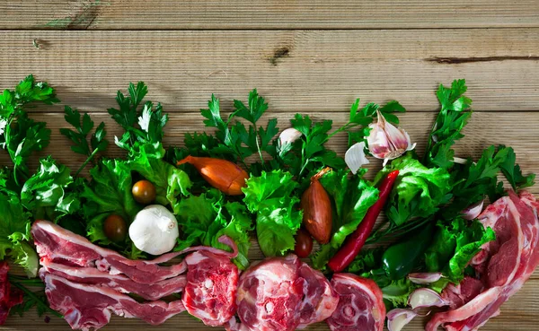 Ingredienti Deliziosi Pasti Carne Montone Fresca Affettata Verdure Erbe Aromatiche — Foto Stock