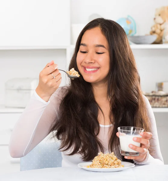 Portrait Smiling Girl Eating Tasty Cereals Drinking Milk — Fotografia de Stock