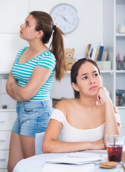 Teenage Girls Offended Upset Quarrel Domestic Interior — Stock Photo, Image