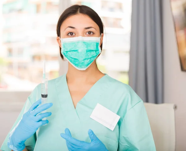 Girl Nurse Mask Holding Syringe Injection Modern Clinic — Stock Photo, Image
