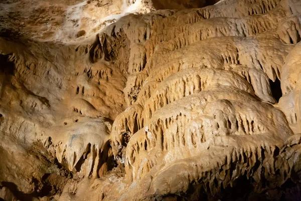 Pohled Interiéru Jeskyně Koneprusy Nádherný Podzemní Svět Třívrstvých Jeskyní Stalagmitovými — Stock fotografie