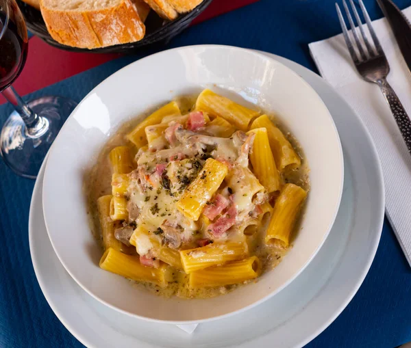 Popular Appetizing Dish Italian Cuisine Pasta Rigatoni Carbonara — Stock Photo, Image