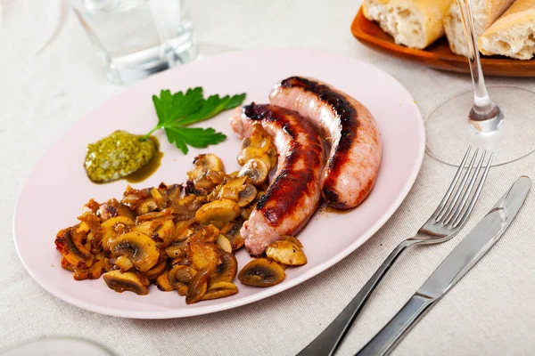 Tasty Baked Meat Sausages Vegetable Garnish Fried Champignon Mushrooms Savoury — Stock Photo, Image