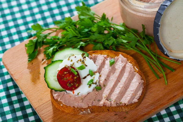Slice Toasted Bread Rillettes Fresh Cheese Decorated Cucumber Tomato Greens — Stock Photo, Image