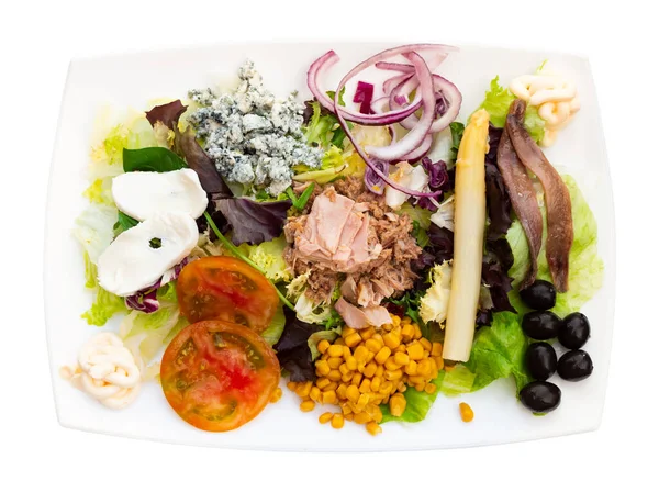 Salat Aus Thunfisch Käse Tomaten Weißem Spargel Oliven Zwiebeln Isoliert — Stockfoto