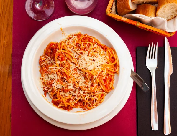 Popular Italian Dish Spaghetti Bolognese Made Long Pasta Tomato Sauce — Stock Photo, Image