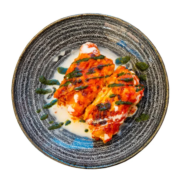 Portion Cannelloni Mit Gorgonzola Und Käse Auf Einem Grauen Teller — Stockfoto