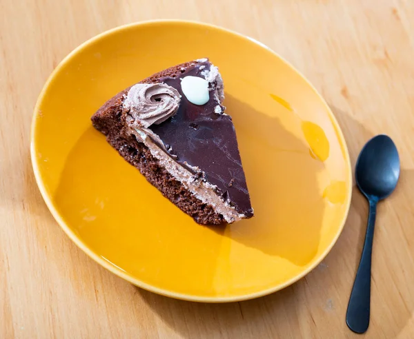 Tasty Slice Brownie Cake Laid Decoratively Plate — Fotografia de Stock