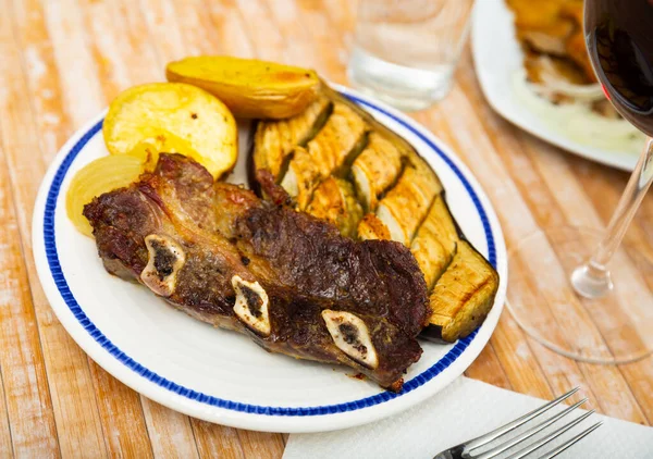 Appetizing Grilled Veal Steak Baked Eggplant Fried Potatoes — Stock Photo, Image