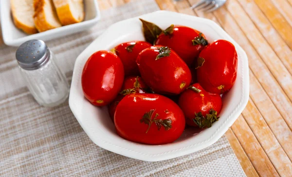 Red Pickled Tomatoes Plate Closeup Preserve Fresh High Quality Photo — Stock Photo, Image