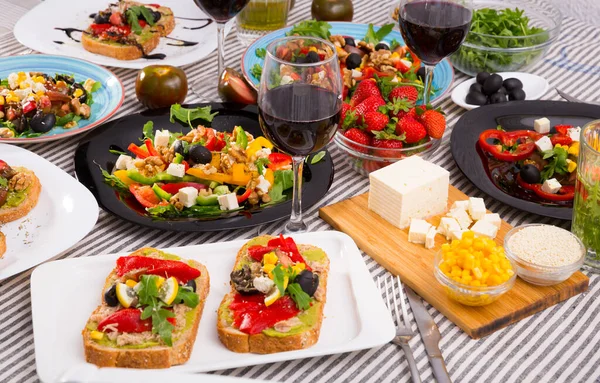 Top View Many Plates Tasty Vegetarian Food Wine Glass — Stock Photo, Image