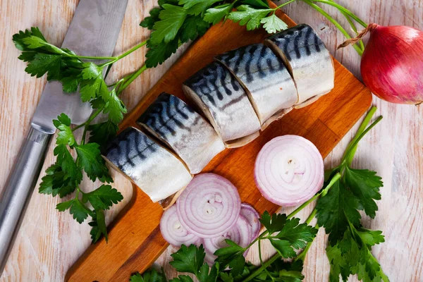 Picture Tasty Sliced Lightly Salted Mackerel Greens Onion — Fotografia de Stock