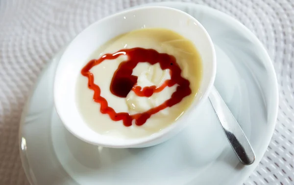 Traditional Spanish Natillas Light Custard Served Berry Syrup White Bowl — Stock Photo, Image