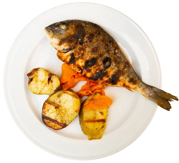 Dorado Ψάρι Λεμόνι Και Πατάτες Σερβίρεται Στο Πιάτο Closeup Απομονωμένα — Φωτογραφία Αρχείου