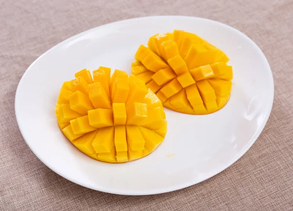Bonitos Mangos Picados Refrescantes Servidos Plato Con Estilo — Foto de Stock