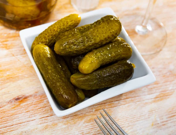 Traditional Russian Cuisine Preserved Salted Green Cucumbers Served Cafe — Stock Photo, Image