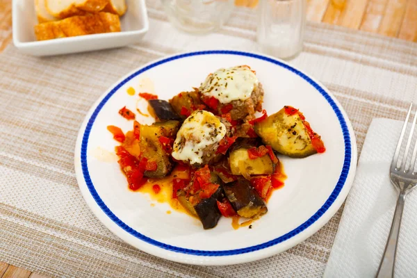 Fried Meatballs Aubergine Melted Cheese Served Stewed Vegetables Bread — Stock Photo, Image