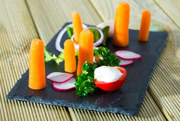 Colorful Fresh Vegetables Slate Board Baby Carrots Mushrooms Radish Onion — Stock Photo, Image