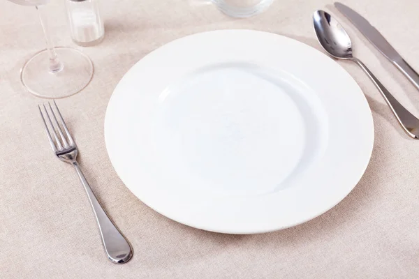 Plate Silverware Nothing Served Empty Crockery Table — Stock Photo, Image